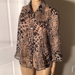 🧚‍♂️3/$30🧚‍♂️ Fun see thru blouse!